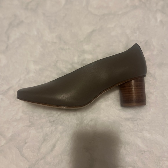 Elegant Brown Women's Shoes - Picture 5 of 9